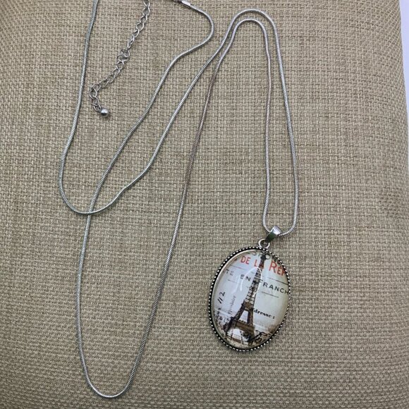Eiffel Tower Paris Vintage Style Cabochon Silver Tone Pendant Necklace - Picture 2 of 9